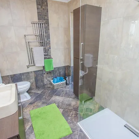 Giuli Apartament *